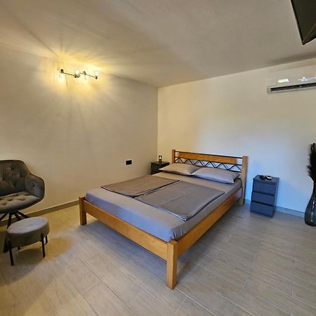 Keser Apartments Ровинь Экстерьер фото