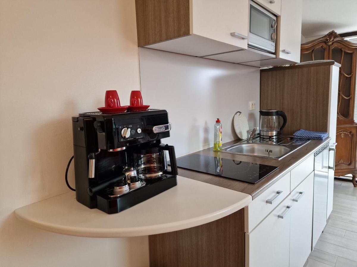 Keser Apartments Ровинь Экстерьер фото