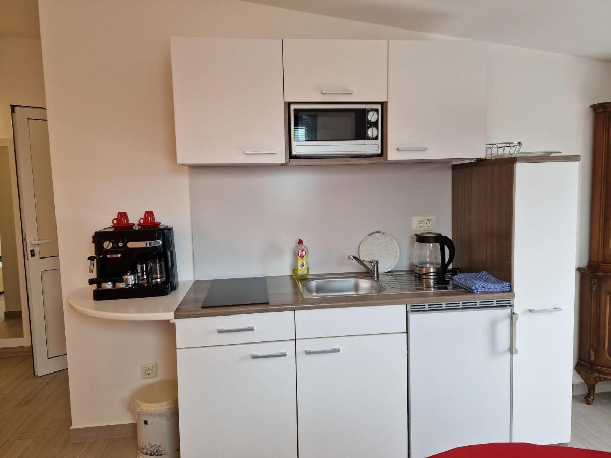 Keser Apartments Ровинь Экстерьер фото