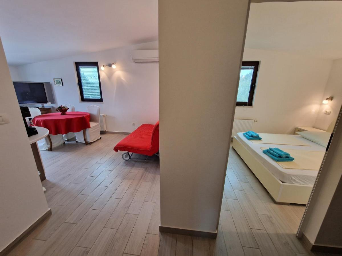 Keser Apartments Ровинь Экстерьер фото