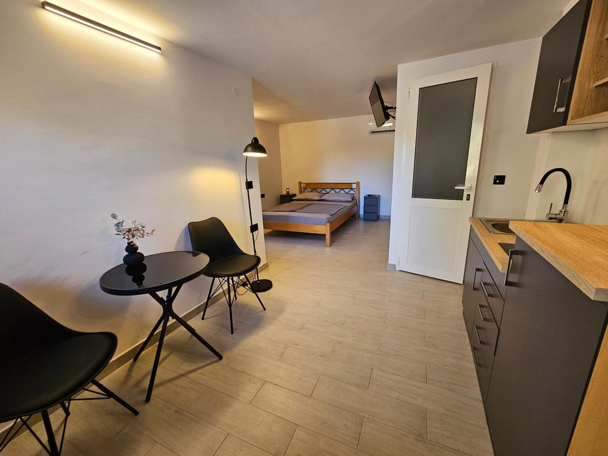 Keser Apartments Ровинь Экстерьер фото