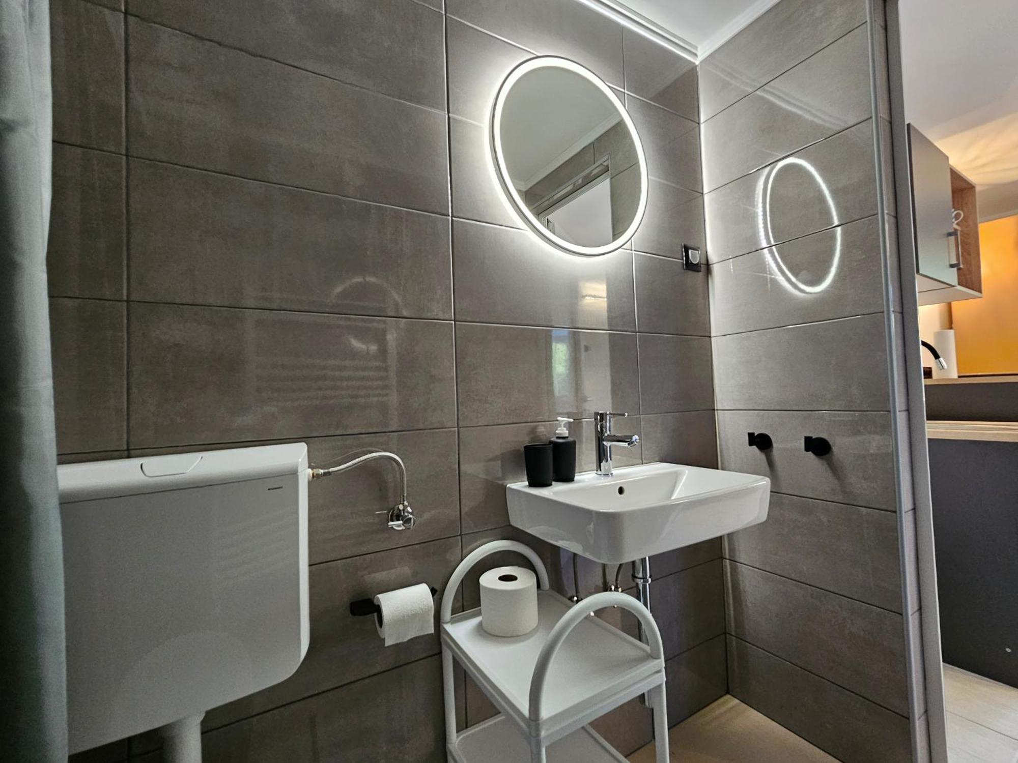 Keser Apartments Ровинь Экстерьер фото