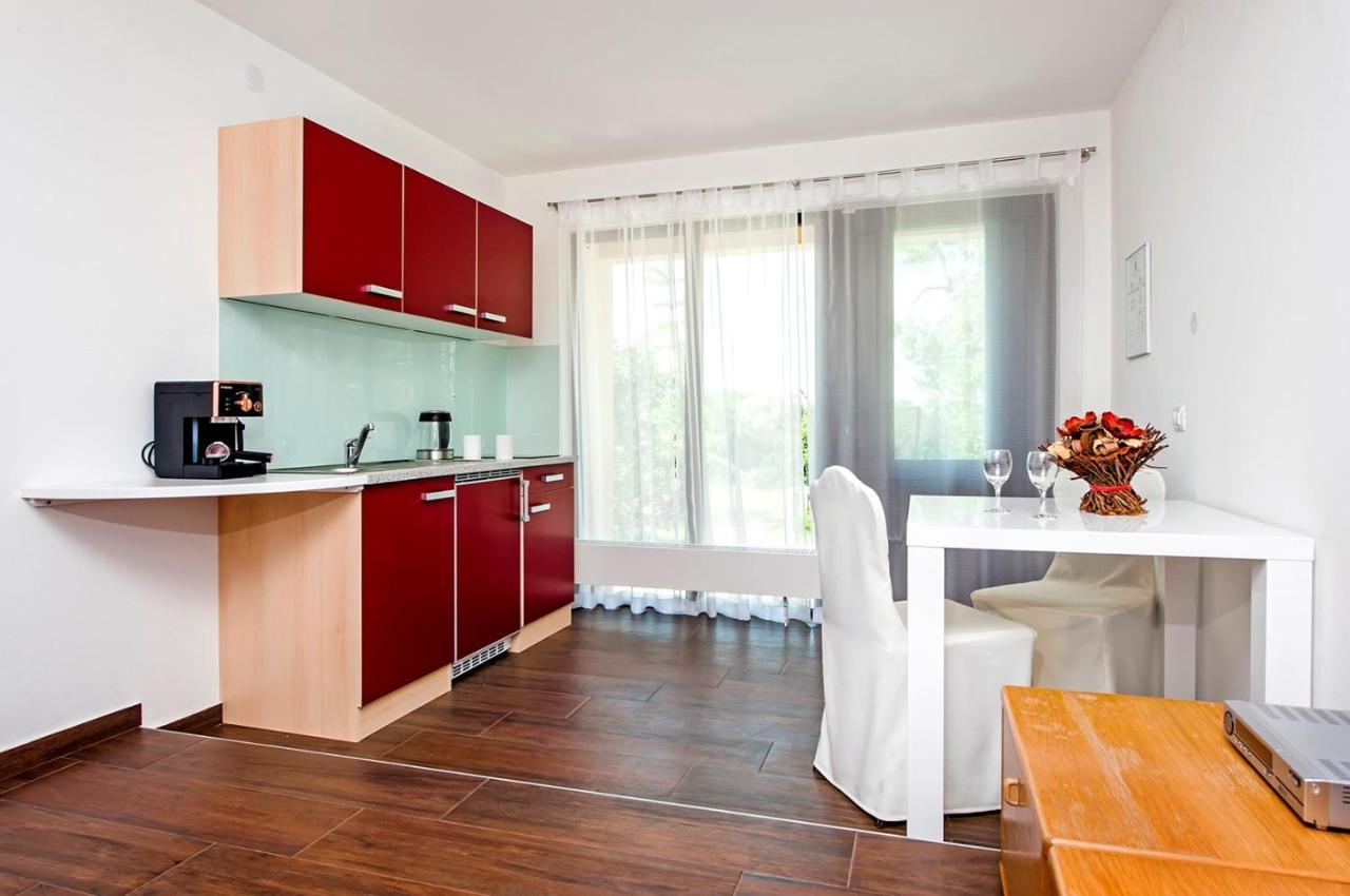 Keser Apartments Ровинь Экстерьер фото