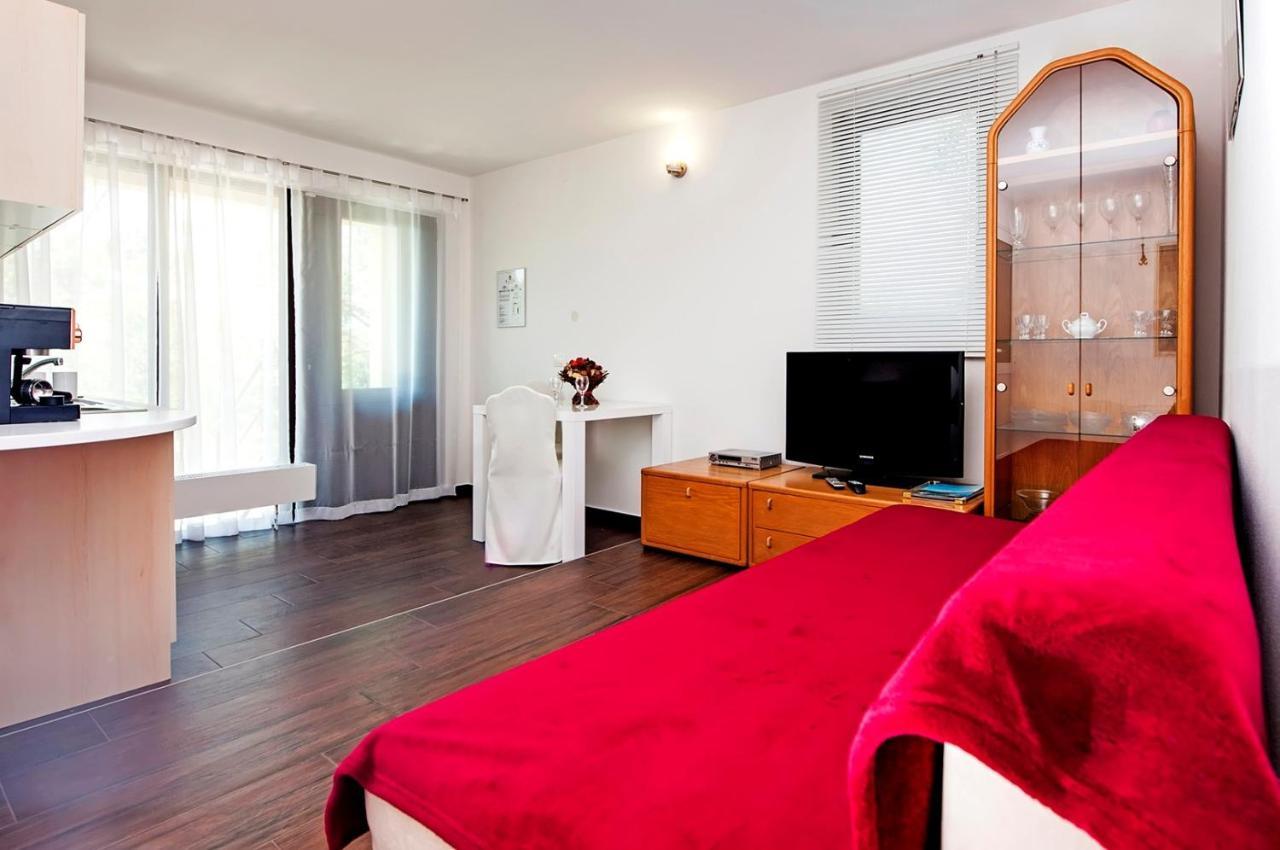 Keser Apartments Ровинь Экстерьер фото