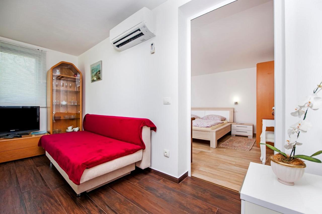 Keser Apartments Ровинь Экстерьер фото