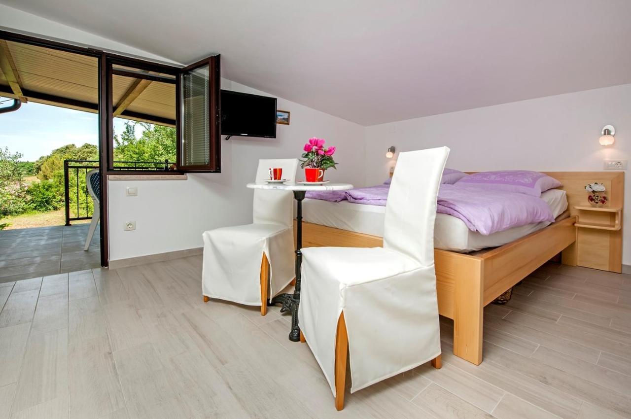 Keser Apartments Ровинь Экстерьер фото