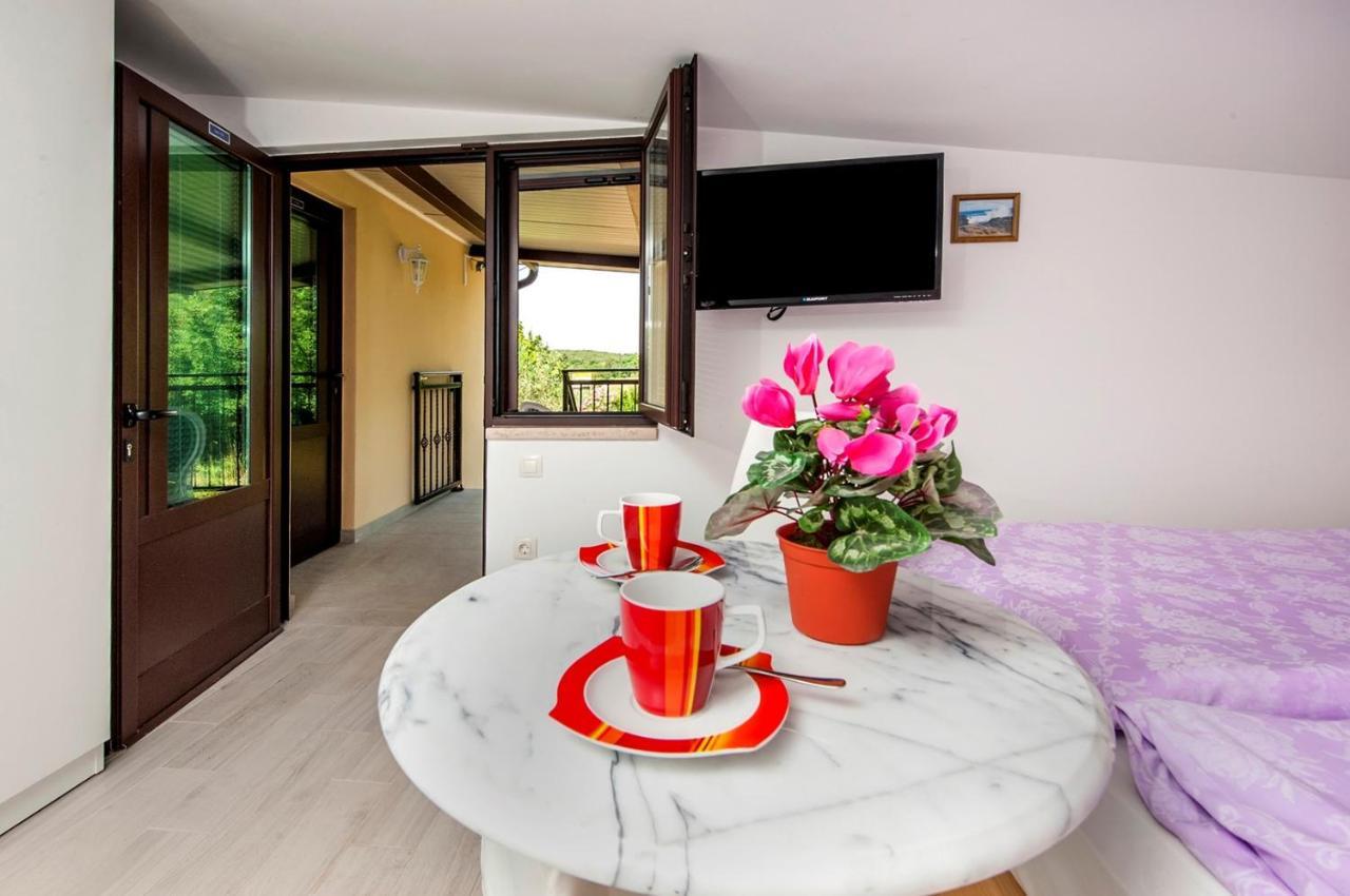 Keser Apartments Ровинь Экстерьер фото