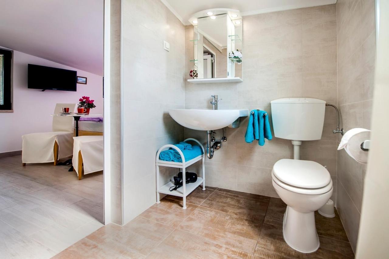 Keser Apartments Ровинь Экстерьер фото
