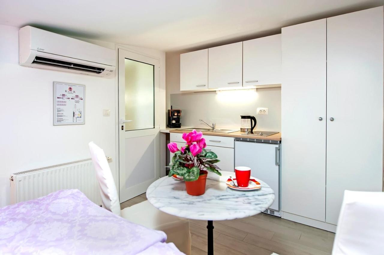 Keser Apartments Ровинь Экстерьер фото